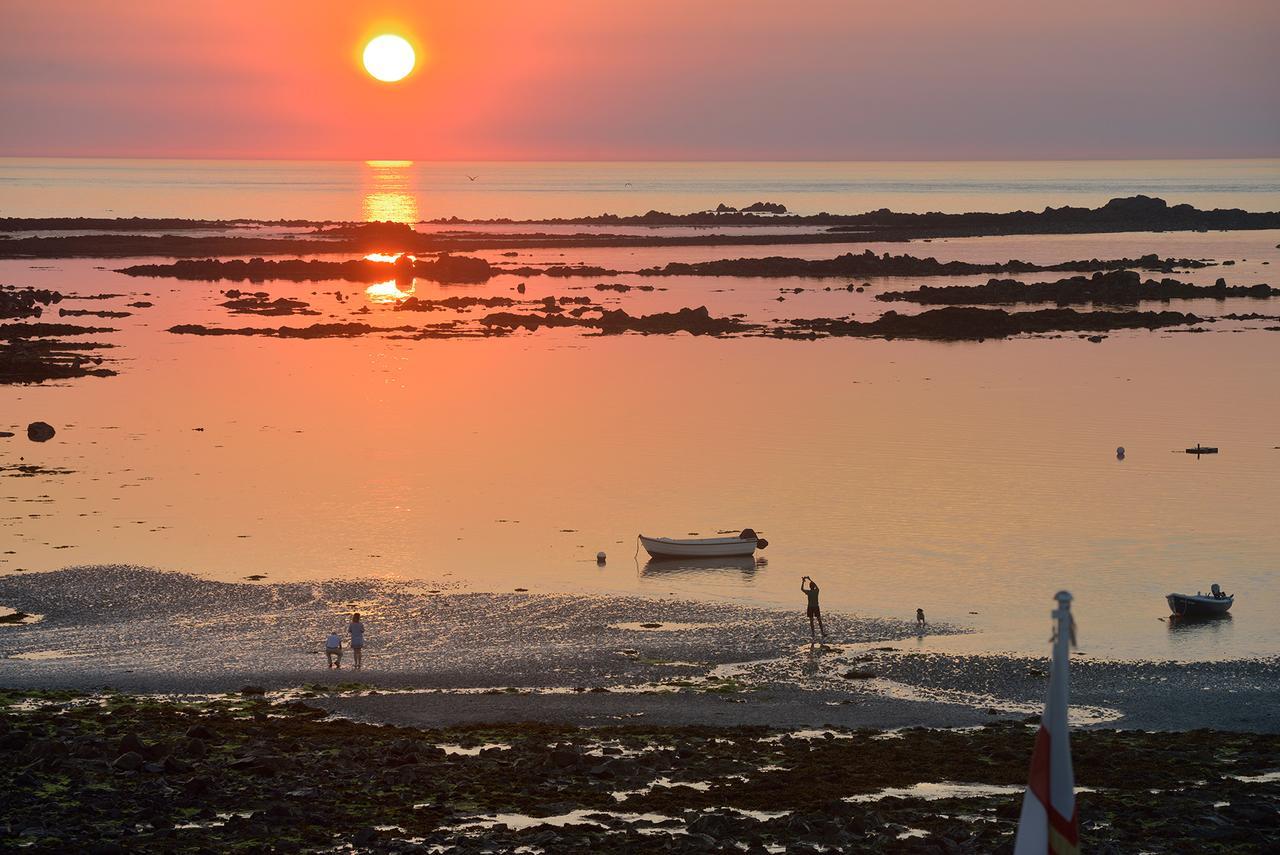 Driftwood Inn Saint Saviour المرافق الصورة